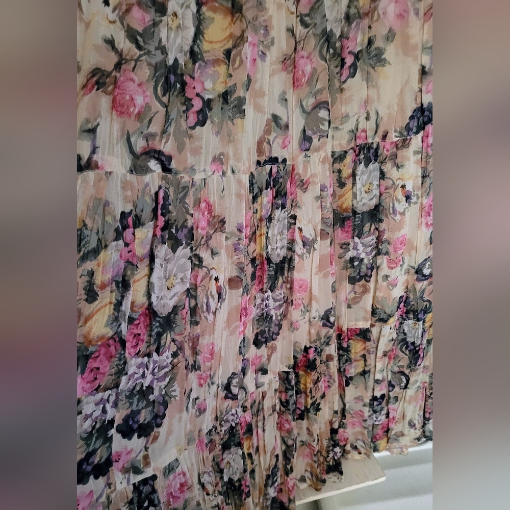 LA CERA...Floral Long Cream Maxi Dress (120) - Picture 4 of 9